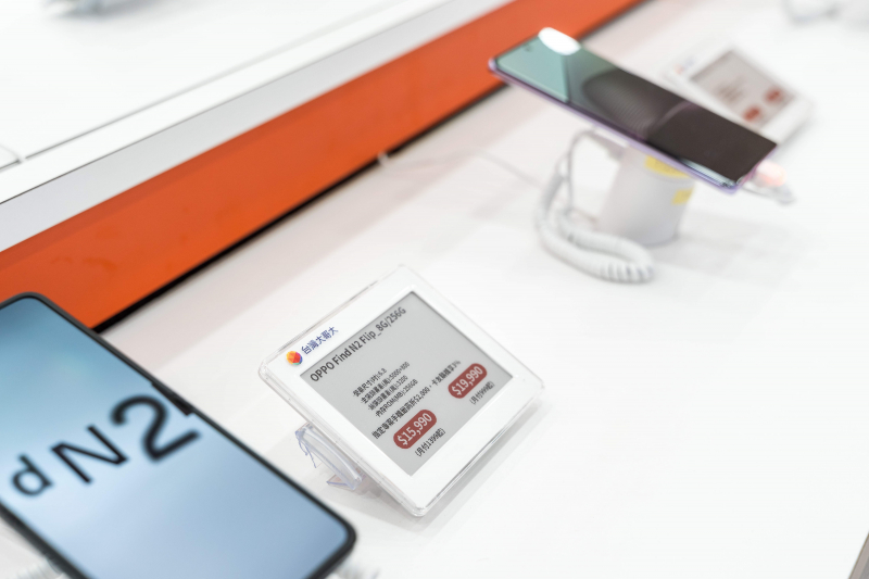 台灣大哥大導入創利空間ELSA電子價格牌系統，減少紙本印製與裁切，亦能即時調整產品價格及庫存標示