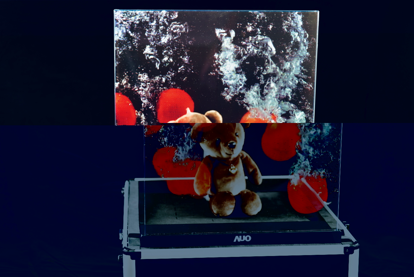 友達領先研發Micro LED透明顯示器，具備高穿透、低繞射、高亮度、可拼接之特性，可應用於智慧移動、智慧零售、商業展示等多元場域