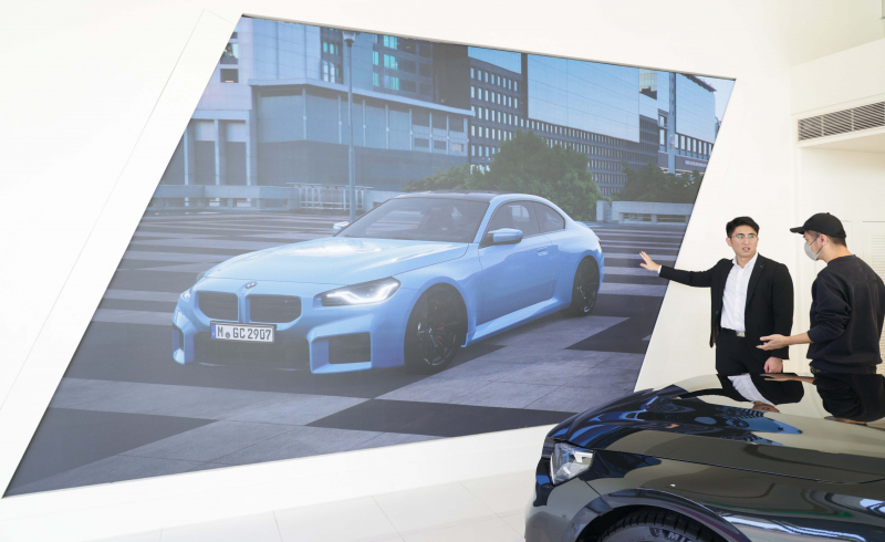 友達首度進軍CES 2024大秀智慧座艙及創利空間Space4M攜手台北汎德落地智慧零售LED沉浸式即時互動展示中心解決方案，透過數位翻新將智慧顯示互動導入多元場域，為汽車業顧客深化賞車情境體驗