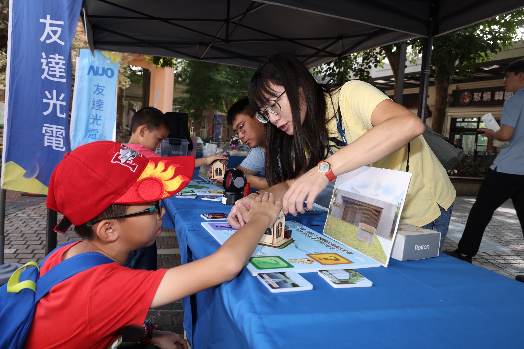 友達投入永續素養教育多年，從自身的環境教育場域走入校園、各式活動現場，合作夥伴亦擴及到NGO、公部門與供應鏈，豐碩成果獲「社會共融領袖獎」