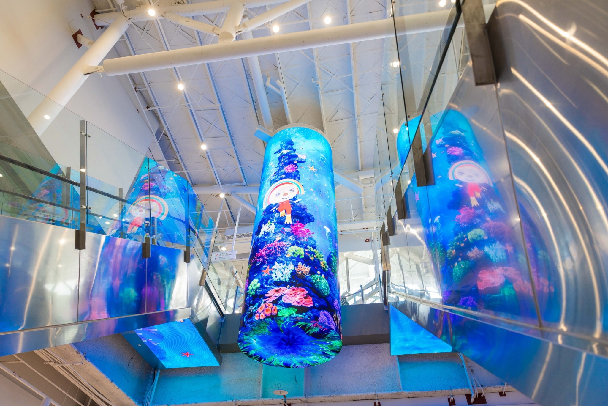 達擎與傑可達整合先進顯示技術與軟硬體應用服務，提供一系列大型LED顯示解決方案，為全新改裝開幕的「清水服務區」佈局嶄新視覺體驗。