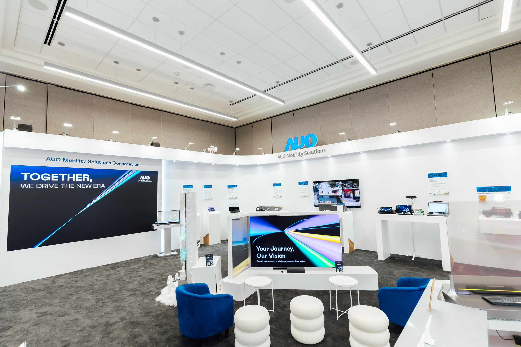 友達智慧移動在AI與軟體定義汽車的演進下，重新定義顯示人機互動，致力與產業客戶合作共創，打造具差異化、功能擴展彈性的未來座艙體驗。